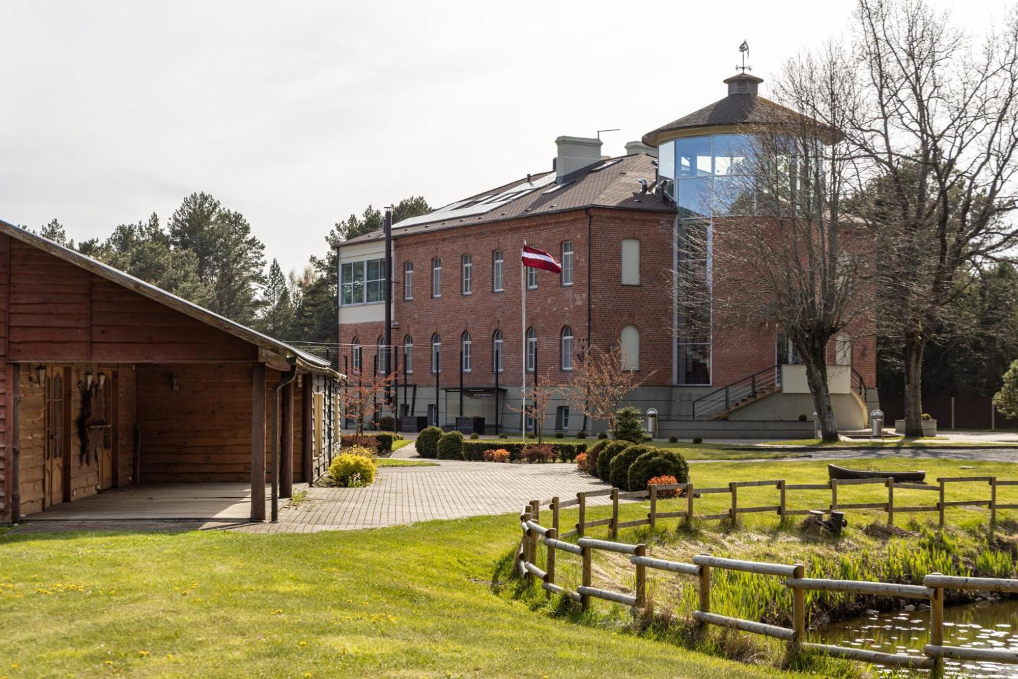 Roze Village Jurnieka Ligzda Pērkone Exterior foto